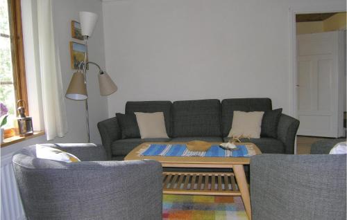 Annerstad House | Three-Bedroom Holiday Home In Annerstad