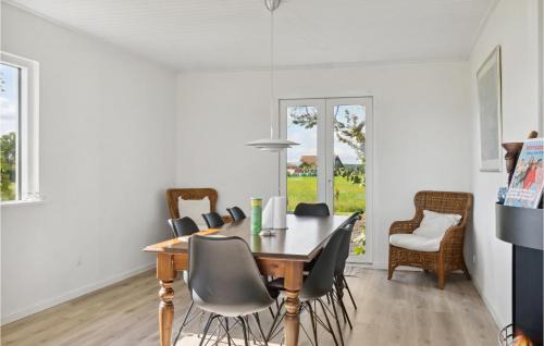 Bandholm House | Three-Bedroom Holiday Home In Bandholm