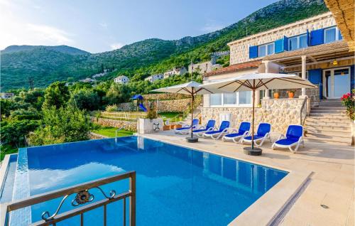 Brsecine House | Three-Bedroom Holiday Home In Brsecine