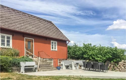 Andrarum House | Three-Bedroom Holiday Home Brösarp 04