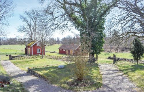 Kalmar Municipality House | Three-Bedroom Holiday Home In Halltorp