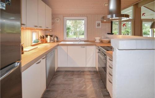 Lundby House | Three-Bedroom Holiday Home In Lundby