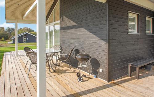 Arø House | Three-Bedroom Holiday Home Haderslev With A Fireplace 01