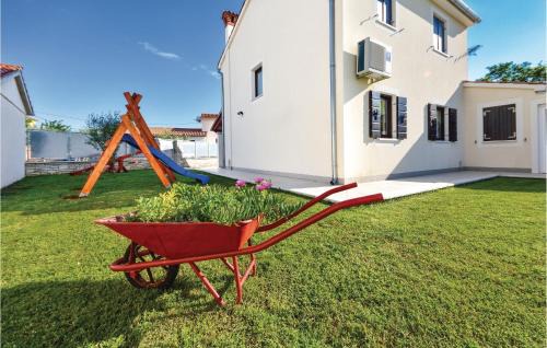 Rebici House | Three-Bedroom Holiday Home In Rebici