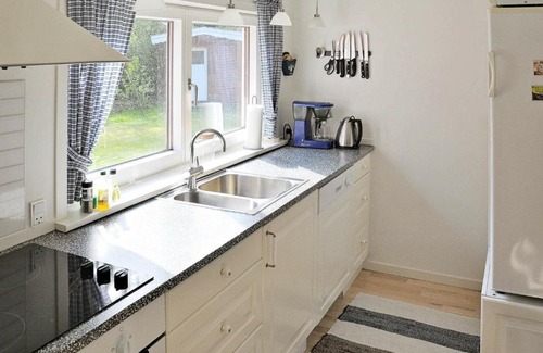 Ans House | Three-Bedroom Holiday home in Ans By 4