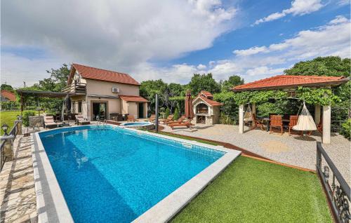 Trilj House | Three-Bedroom Holiday Home In Grab