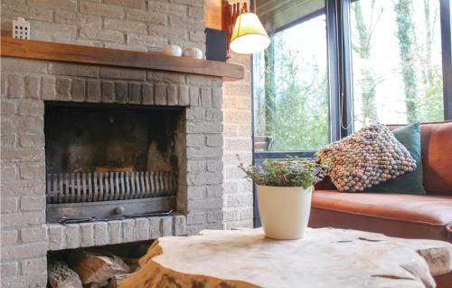Reutum House | Three-Bedroom Holiday Home In Reutum