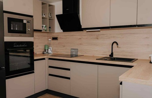 Ribnik House | Three Bedroom Holiday Home with Sauna and Hot-Tub