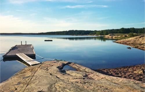 Valdemarsvik House | Three-Bedroom Holiday Home In Valdemarsvik