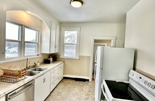 Bonner House | Three bedroom home, concerts, fishing & outdoors!