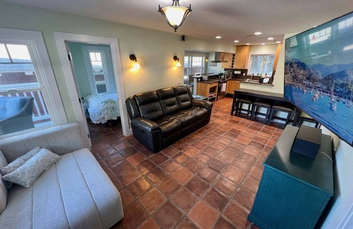 Avalon House | Three bedroom home on the hill with Hot Tub, Fire Table, BBQ and Golf Cart