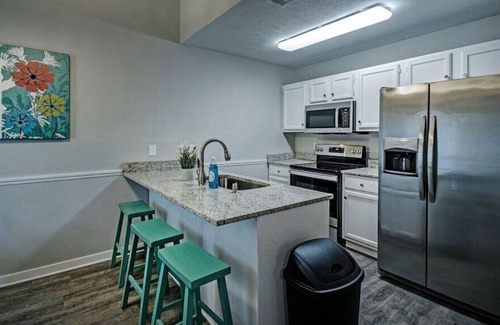 Ridgeland House | Three Bedroom House Getaway by the Reservoir
