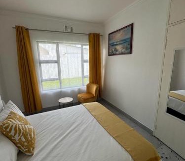 Kareeberg Apartment | Three Bedroom House Spacious and Comfortable
