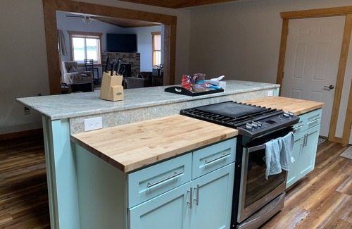 Mecosta House | Three bedroom house with beach volleyball on the Tri-lakes