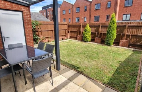 Derby House | Three Bedroom House with Garden View