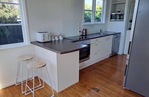 Richmond House | Three Bedroom Plus Sleepout Central Richmond. Close to all Ammenities