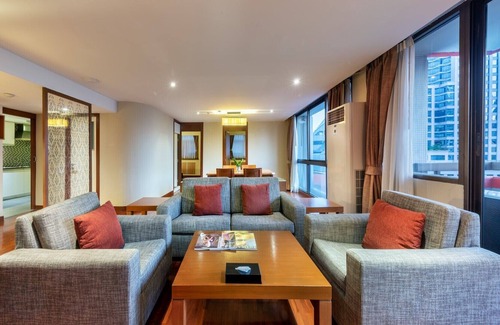 Lumphini Apartment | Three Bedroom Residence