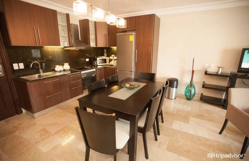 Los Brazos Condo | THREE BEDROOM SUITE