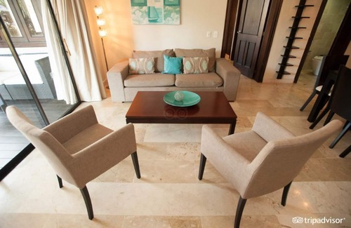 Los Brazos Condo | THREE BEDROOM SUITE