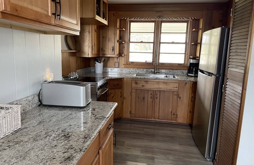 Wilson Cottage | Three bedroom two bath lake front cottage Wilson NY.
