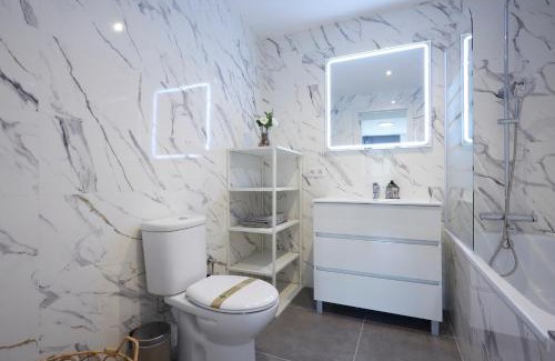 Provencals del Poblenou Apartment | Three bedroom Two bathroom apartment Close to Beach