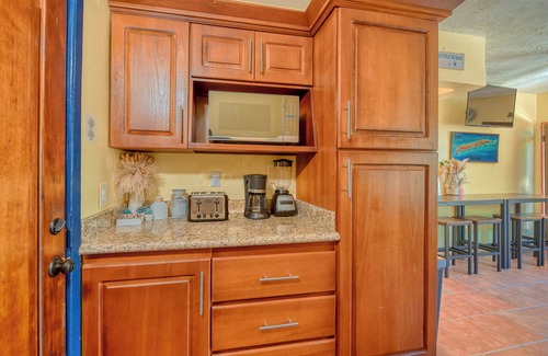 Antoneys Cay Cabin | Three bedroom villa.Two private balconies. One full bathroom and 1 1/2 bath.