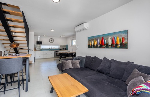 Sveti Anton House | Three bedroom villa with pool
