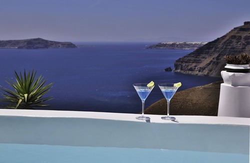 Fira Villa | Three bedroom villa with Caldera view and heated Jacuzzi pool