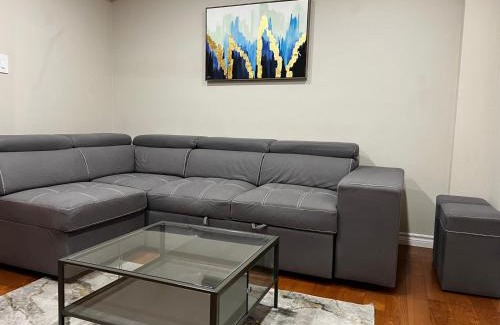 Mississauga Apartment | Three Bedrooms House with Free parking
