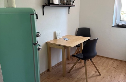 Neckarsteinach Apartment | Three-castle view in an apartment with a covered terrace and castle view