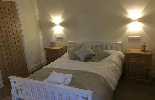 Harnham House | Three Crowns Guest House