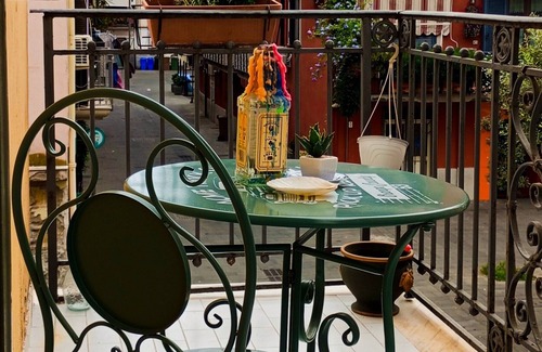 Pozzuoli House | Three Free Trees Home 🌳 Pozzuoli center and port