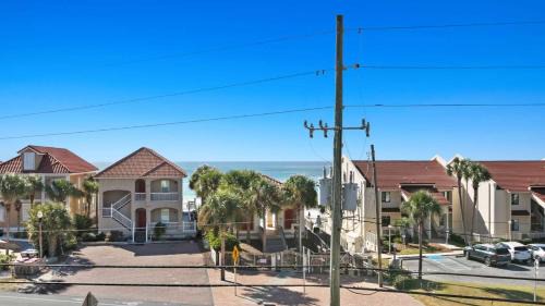 Fort Bay House | Three Herons Roost by Emerald Coast Retreats