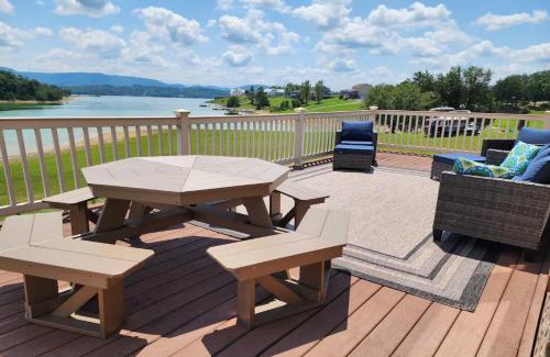 Dandridge House | Three Horizons Retreat By Avada Properties