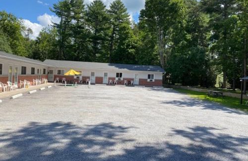 Bobcaygeon Hotel | Three Island Motel