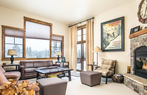 Bear Crossing House | Three-Level Townhome with Stunning Mountain Views, Fireplace, Deck & Balcony