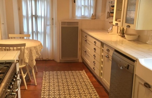 Saignon House | Three Levels -2 Bedroom-2 Bathroom-alfresco Terrace-fully Renovated