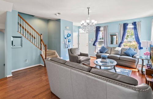 Bristow House | Three levels 3 bedrooms, 3.5 bathrooms, 2,224 sqft