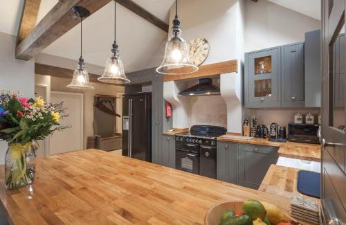 Milton Abbas House | Three Little Pigs Luxury Cottage