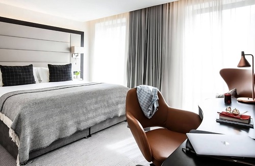 City Centre Dublin Hotel | Three Modern Accommodation Minutes Away from National Museum of Ireland!