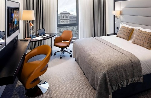 City Centre Dublin Hotel | Three Modern Accommodation Minutes Away from National Museum of Ireland!