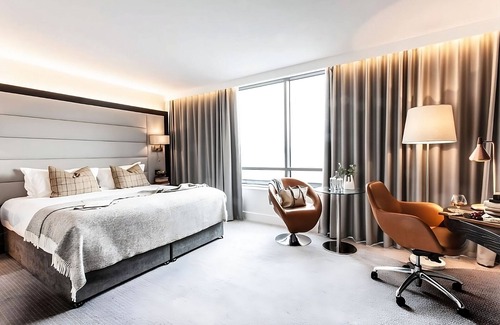 City Centre Dublin Hotel | Three Modern Accommodation Minutes Away from National Museum of Ireland!