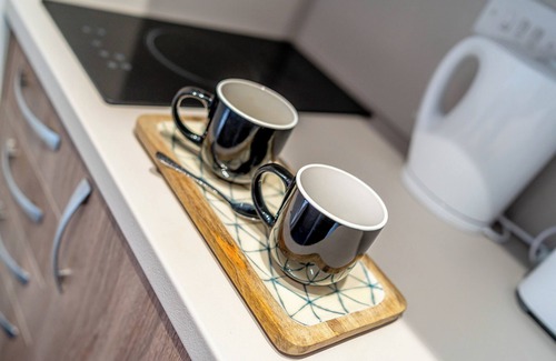 Wolverhampton Apartment | Three Modern Apartments Nr Molineux for Short, Long Stays
