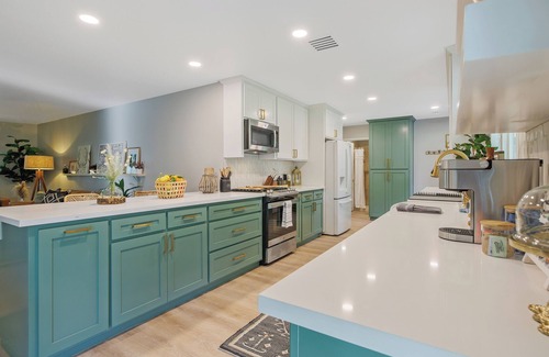 Three Rivers House | Three Oaks - Perfectly designed getaway!