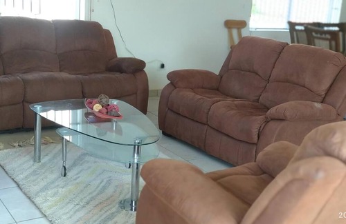 Elysium House | Three on Freefall