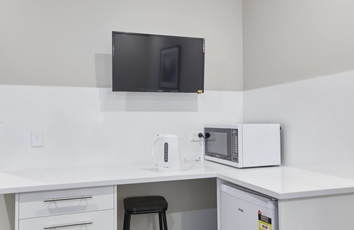Papatoetoe Hotel | Three Palms Lodge