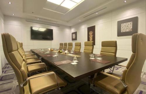 Sari Street Hotel | Three Points Al Salama