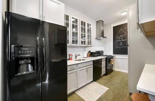 East Allegheny House | Three Private Units, Near Stadiums, Free Parking