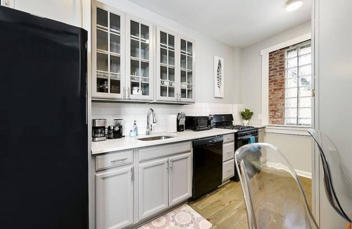 East Allegheny House | Three Private Units, Near Stadiums, Free Parking