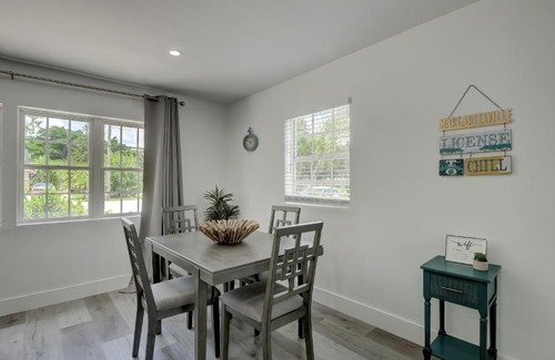 Bonita Springs House | Three Rental Units In This Bonita Springs Compound
